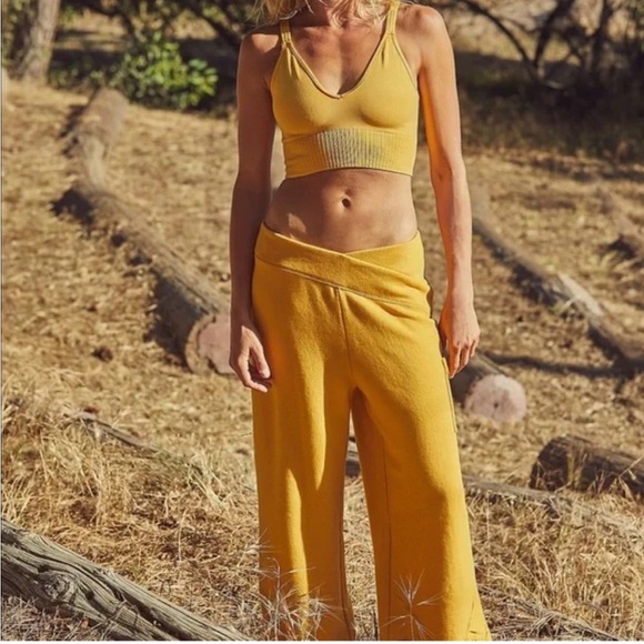 Free People Pants - Free People M NWOT Marigold cropped pockets wide leg joggers